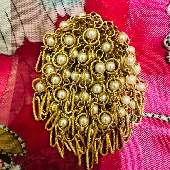 Gold Tone Waterfall Cluster Pearl Brooch - Picture 1 of 5